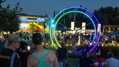 Bild: Petra Hartl
"Sommer in der Stadt" Open Air Musikfestival am Landesgartenschaugelände. Keanan Eksteen mit seiner Band aus Südafrika