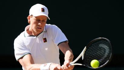 Bild: Ben Whitley/PA Wire/dpa
Seinen bislang letzten Auftritt hatte Jannik Sinner im Wimbledon-Finale gegen Alexander Zverev. (Archivbild)