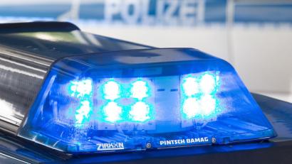 Bild: Friso Gentsch/dpa
Die Frau wurde vom Traktor überfahren und lebensgefährlich verletzt. (Symbolbild)
