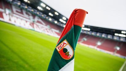 Bild: Matthias Balk/dpa
Der FC Augsburg baut seine Führungsstruktur um. (Symbolbild)