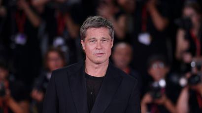 Bild: Vianney Le Caer/Invision/AP/dpa
Brad Pitt nimmt sich Kate Winslet als Vorbild. (Archivbild)
