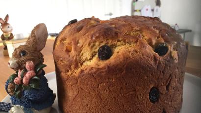 Bild:  Michael Schiffer
In einer Springform mit hohem Rand wird das Osterbrot „Kulitsch“ gebacken.