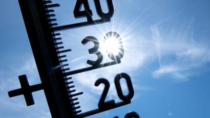 Bild: Sven Hoppe/dpa
Sonniges und heißes Wetter prägt den Wochenstart in Bayern. (Symbolbild)