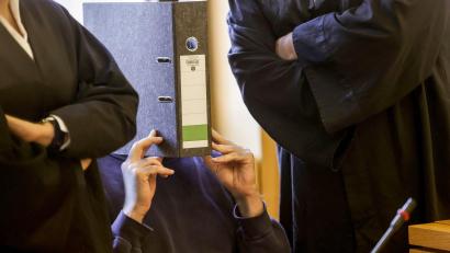 Bild: Oliver Berg/dpa
Die Staatsanwaltschaft Aachen ermittelt mittlerweile in mehr als 120 weiteren Verdachtsfällen. (Archivbild)