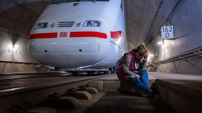 Bild: Jacob Schröter/dpa
Der Übungseinsatz in dem Eisenbahntunnel fand am Samstag statt.