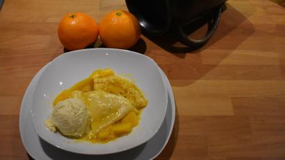 Bild: Schiffer
Mit einer Kugel Vanilleeis serviert OWZ-Küchenchef Michael Schiffer die Crêpes Suzette.