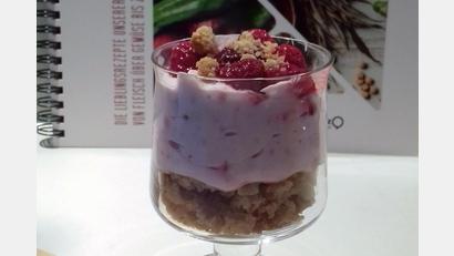 Bild: Petra Fischer
Ein schnelles und leckeres Dessert: Petra Fischers Himbeer-Quark-Nachspeise.