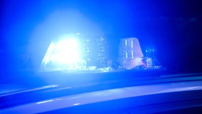 Bild: Julian Stratenschulte/dpa
Ein Hinweis führt die Polizei zu einem Fahrer mit 3,5 Promille auf der A96. (Symbolbild)