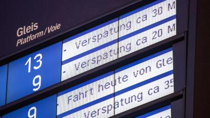 Bild: Fabian Sommer/dpa
Die Hitze macht der Bahn zu schaffen. An einer Strecke kommt es nun zu Ausfällen. (Symbolbild)