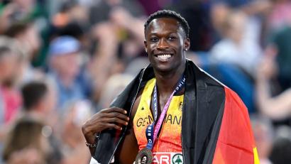 Bild: Sven Hoppe/dpa
Owen Ansah konnte trotz der drohenden Sperre nach Bronze bei der EM lächeln.