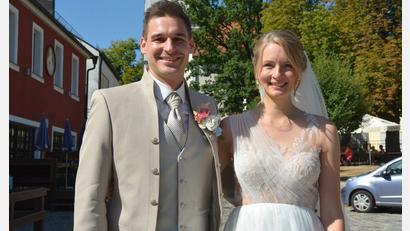 Bild: Josef Rosner
Senta und Andreas Berek haben am Samstag in St. Veit in Wunsiedel geheiratet. Anschließend feierte das Brautpaar im Forsterhof in Konnersreuth.