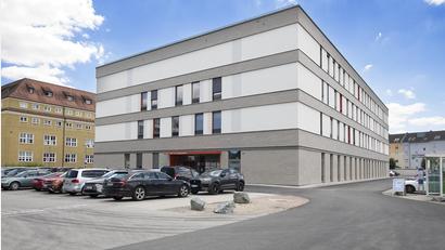 Bild: Katharina Tenberge-Holzer
Die neue Klinik für Kinder- und Jugendpsychiatrie Weiden.