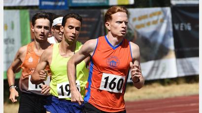 Bild: Gerhard Büttner
Die Spitzengruppe beim 1500-Meter-Lauf der Männer.