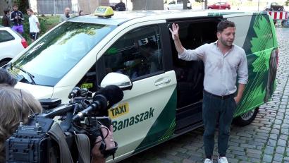Bild: Manuel Genolet/dpa
Fährt „frei von Angst und mit großer Freude“: Grünen-Chef Felix Banaszak