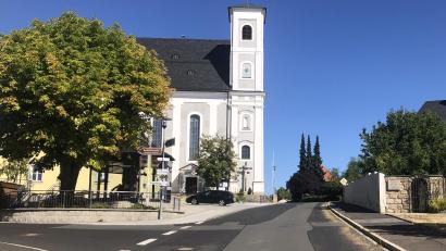 Bild: Werner Robl
Die Wallfahrtskirche Maria Hilf steht am höchsten Punkt der Marktgemeinde Fuchsmühl.