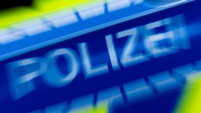 Bild: Rolf Vennenbernd/dpa
Drei Polizisten sind bei der Festnahme leicht verletzt worden. (Symbolbild)