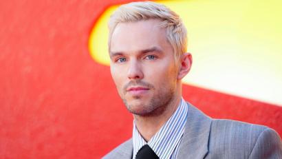 Bild: Scott A Garfitt/AP/dpa
Der britische Schauspieler Nicholas Hoult ist in der zweiten Staffel der Harry-Potter-Serie dabei. (Archivbild)