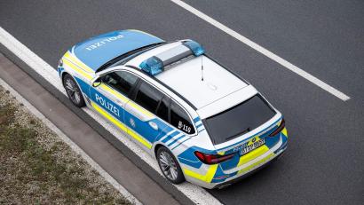 Bild: Daniel Vogl/dpa
Der Einsatz auf der Autobahn 73 gestaltete sich für die Kräfte von Polizei, Rettungsdienst und Feuerwehr besonders schwierig. (Symbolbild)