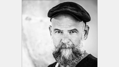 Bild: Martin Kälberer
Martin Kälberer präsentiert sein Solo-Programm „Into the Light“.