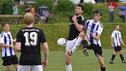 Bild: Hans Mark
Der SV Kemnath a. B. (schwarze Trikots) empfängt am Sonntag den TSV Detag Wernberg.