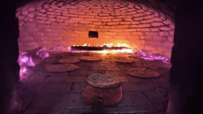 Archivbild: Gabriele Leonie Bräutigam
Höhepunkt das Backofenfests sind die selbstgemachten Zwiebelkuchen nach altem Högener Rezept: Mit Butter bestrichen, mit Zwiebeln, Salz und Kümmel bestreut.