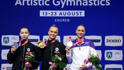 Bild: Igor Kralj/PIXSELL/dpa
Vom Wakeboard zu Gold: Angelina Melnikowa (M).