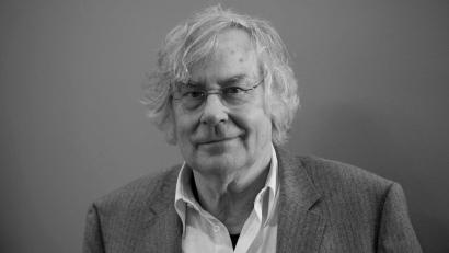 Bild: Arno Burgi/dpa-Zentralbild/dpa
Helmut Lethen im Jahr 2014 auf der Leipziger Buchmesse - er lebte zuletzt in Wien. (Archivbild)