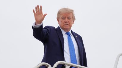 Bild: Julia Demaree Nikhinson/AP/dpa
Trump will von Missständen auf einem Flugzeugträger im Nahen Osten nichts wissen.