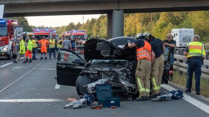 Bild: Ferdinand Merzbach/NEWS5/dpa
Mehrere Fahrzeuge sind auf der A73 bei Bamberg in einen Unfall verwickelt.
