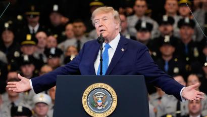 Bild: Yuki Iwamura/AP/dpa
Trump will Straße von Hormus zu US-Gebiet machen.
