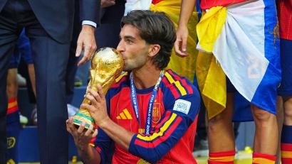 Bild: Julio Cortez/AP/dpa
Wechselt von Barcelona nach Paris: Ferran Torres. (Archivbild)