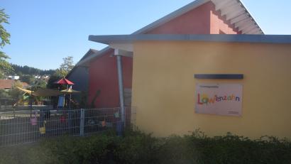 Bild: Ernst Frischholz
Eltern aus den Gemeindeteilen Theisseils erhalten einen Fahrtkostenzuschuss, wenn sie ihren Nachwuchs in den Kindergarten "Löwenzahn" nach Letzau bringen.