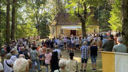 Bild: Raphael Haubelt
Etwa 250 Gläubige besuchten den Festgottesdienst an der Brünnl-Kirche.