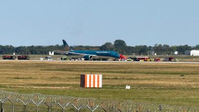 Bild: Uwe Lorz/dpa
Eine Maschine der Vietnam Airlines Maschine ist kurz nach ihrem Start vom Münchner Flughafen dort wieder gelandet.