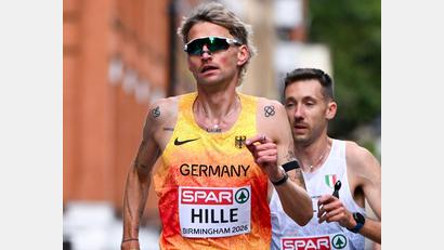 Bild: Sven Hoppe/dpa
Der Nabburger Erik Hille am Sonntag beim EM-Marathon in Birmingham.