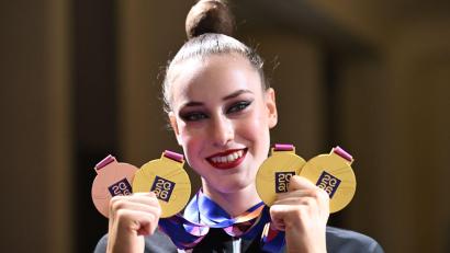 Bild: Marijan Murat/dpa
Darja Varfolomeev benötigt für ihre stetig wachsende Medaillensammlung bald mehr Platz.