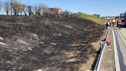 Bild: Autobahnpolizeistation Schwandorf
An der A 93 bei Nabburg hat es am Freitagmittag gebrannt. Eine Böschung hatte Feuer gefangen.