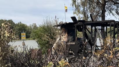 Archivbild: Gabi Schönberger
Von den verbrannten Campingwagen am Rußweiher blieb nach dem Feuer wenig übrig. Die Ermittler schließen ihre Arbeit nun ab.