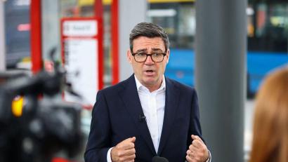 Bild: Hannah Mckay/PA Wire/dpa
„Wir sind keine Schönwetterfreunde“, sagt Burnham.
