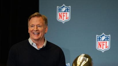 Bild: Maximilian Haupt/dpa
Arbeitet an der internationalen Expansion der NFL: Liga-Commissioner Roger Goodell. (Archivbild)