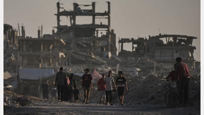 Bild: Jehad Alshrafi/AP/dpa
Seit Oktober 2025 herrscht im Gaza-Krieg eine Waffenruhe, es kommt aber immer wieder zu tödlichen Angriffen.  (Archivbild)