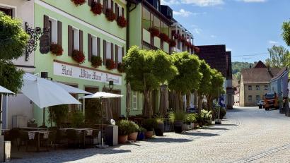 Bild: upl
Die "Hotelrreihe" am Marktplatz in Königstein.