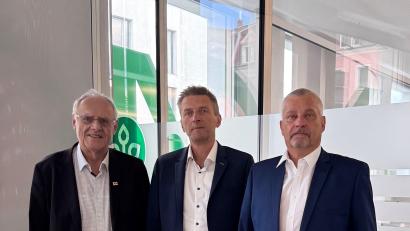Bild: AOK Nordoberpfalz
Lothar Höher, Jürgen Spickenreuther und Peter Hofmann bei der Jubiläumsfeier.