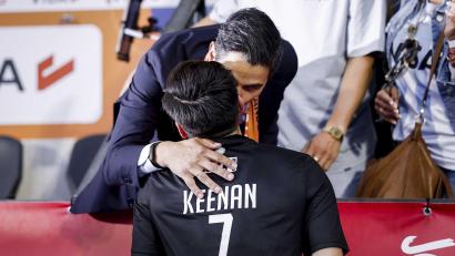 Bild: Bas Czerwinski / Anp/ANP/dpa
Der niederländische Ministerpräsident Rob Jetten und der argentinische Hockey-Nationalspieler Nicolás Keenan sind verlobt.