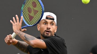 Bild: Marijan Murat/dpa
Nick Kyrgios ist wegen einer positiven Kokain-Probe vorläufig suspendiert. (Archivbild)