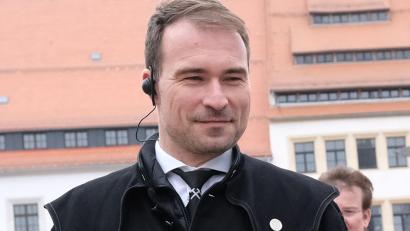 Bild: Sebastian Willnow/dpa
Nach Vorwürfen gegen Freibergs Oberbürgermeister Philipp Preißler (Freie Wähler) hat die Kommunalaufsicht ein Disziplinarverfahren eingeleitet. (Archivbild)