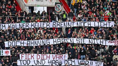 Bild: Harry Langer/dpa
Augsburger Aktion gegen den Videobeweis. (Archivbild)