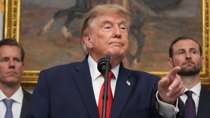 Bild: Jacquelyn Martin/AP/dpa
US-Präsident Trump droht dem Iran einmal mehr mit drastischen Worten.