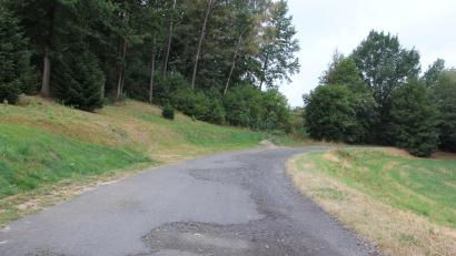 Bild: Konrad Rosner
Auf diesem Weg bei Großkonreuth soll der neue Fahrradweg laufen. Der dritte Bauabschnitt wird ab Herbst dieses Jahres beginnen.