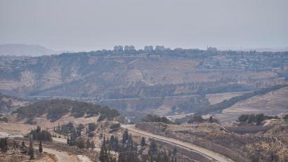 Bild: Ohad Zwigenberg/AP/dpa
Konkret geht es um das sogenannte E1-Gebiet zwischen Ost-Jerusalem und der Siedlung Maale Adumim. (Archivbild)